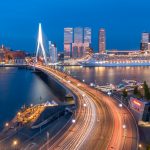 Rotterdam tijdens het blauwe uurtje