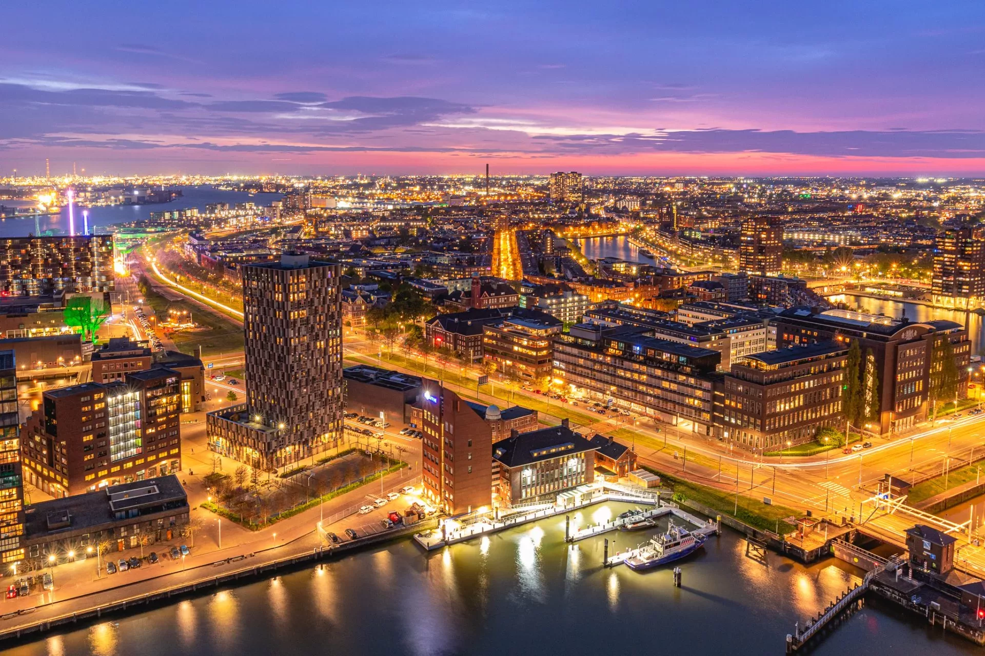 De lichtjes van Rotterdam West, vanaf de Euromast