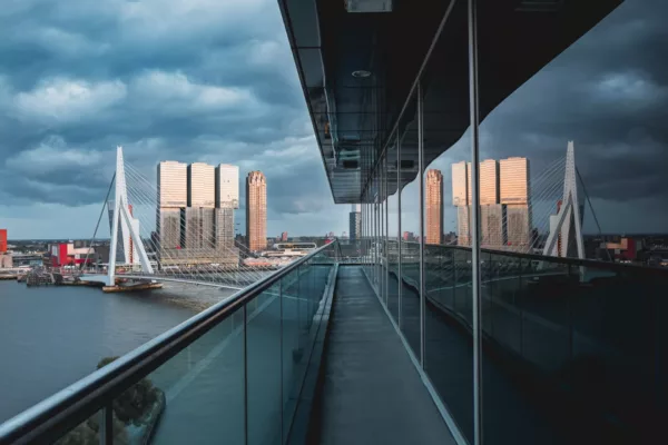 Dubbele skyline van Rotterdam