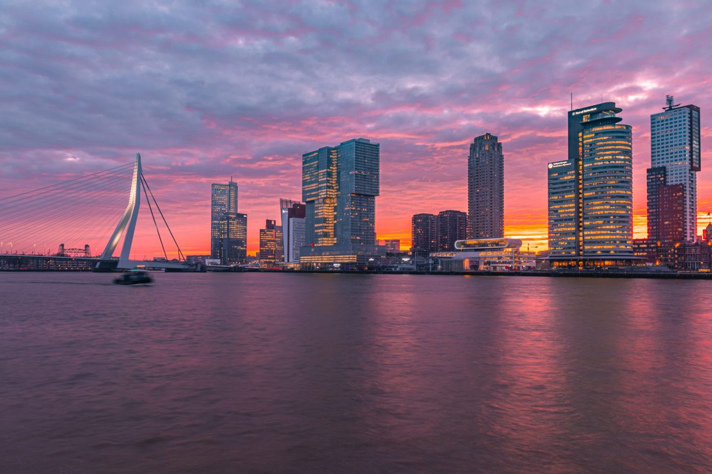Spectaculaire zonsopkomst in Rotterdam