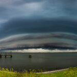 Shelf cloud boven Hellevoetsluis