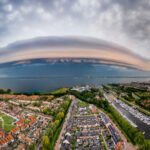 Shelf cloud komt Hellevoetsluis in rollen